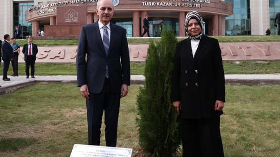 Hoca Ahmet Yesevi Uluslararası Kazak-T&uuml;rk &Uuml;niversitesi Kamp&uuml;s Bah&ccedil;esine Hatıra Fidanı Dikilmesi