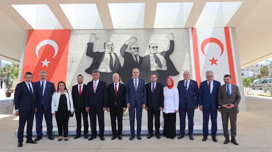KKTC'nin İlk Cumhurbaşkanı Rauf Denktaş'ın Kabrini Ziyaret