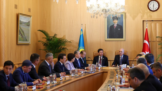 Kazakistan Parlamentosu Meclis Başkanı Yerlan Koşanov ve Beraberindeki Heyet ile Heyetlerarası G&ouml;r&uuml;şme