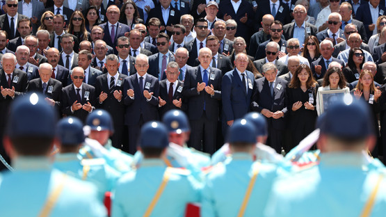 Eski CHP Genel Başkanı Altan Öymen İçin Meclis'te Cenaze Töreni Düzenlendi - Resim: 1