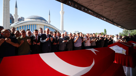 TBMM Başkanı Kurtulmuş, Akut Gönüllüleri İçin Düzenlenen Cenaze Törenine Katıldı - Resim: 4