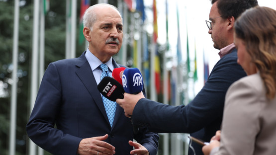 TBMM BAŞKANI KURTULMUŞ, CENEVRE’DE GAZETECİLERİN SORULARINI YANITLADI - Resim: 3