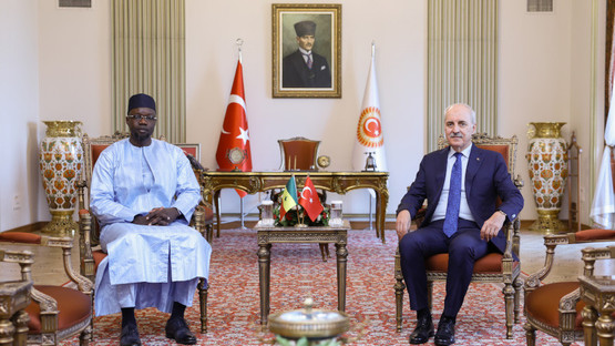 TBMM BAŞKANI KURTULMUŞ, SENEGAL BAŞBAKANI SONKO İLE GÖRÜŞTÜ - Resim: 1
