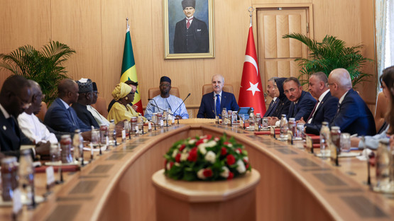 TBMM BAŞKANI KURTULMUŞ, SENEGAL BAŞBAKANI SONKO İLE GÖRÜŞTÜ - Resim: 5