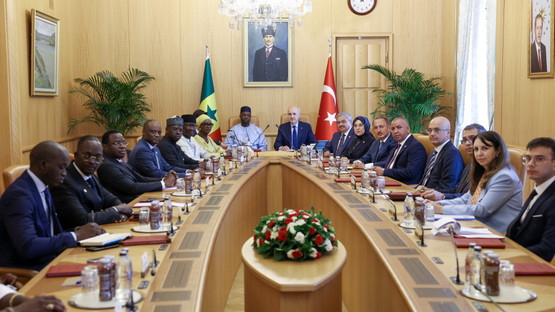 TBMM BAŞKANI KURTULMUŞ, SENEGAL BAŞBAKANI SONKO İLE GÖRÜŞTÜ - Resim: 3