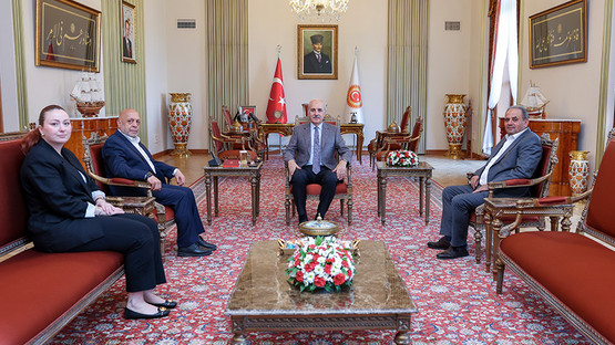 TBMM BAŞKANI KURTULMUŞ, HAK-İŞ GENEL BAŞKANI ARSLAN'I KABUL ETTİ - Resim: 1