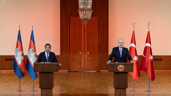 Kambo&ccedil;ya Senato Başkanı Hun Sen ile Ortak Basın Toplantısı