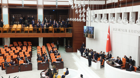 Kambo&ccedil;ya Senato Başkanı Hun Sen ile Genel Kurulun Ziyareti
