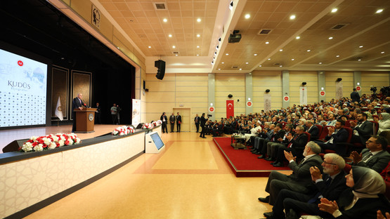 TBMM BAŞKANI KURTULMUŞ “DÂRÜSSELÂM KUDÜS ESERİ VE KUDÜS BİYOGRAFİSİ BELGESELİ TANITIM PROGRAMI”NDA KONUŞTU - Resim: 3
