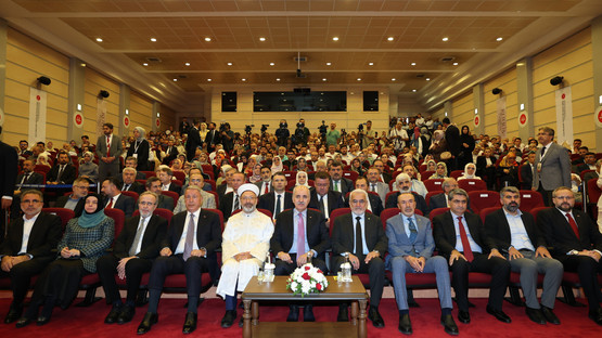 TBMM BAŞKANI KURTULMUŞ “DÂRÜSSELÂM KUDÜS ESERİ VE KUDÜS BİYOGRAFİSİ BELGESELİ TANITIM PROGRAMI”NDA KONUŞTU - Resim: 9