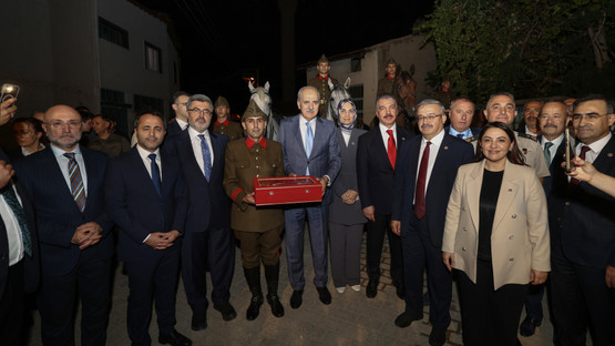 TBMM BAŞKANI KURTULMUŞ, ATLI BİRLİKLERİN BÜYÜK TAARRUZ KARARGÂHI’NDAN TEMSİLİ OLARAK İZMİR’E UĞURLANMASI TÖRENİ'NE KATILDI - Resim: 4
