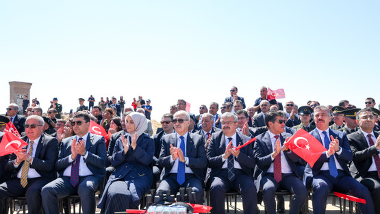 TBMM BAŞKANI KURTULMUŞ, KOCATEPE BAŞKOMUTAN MUSTAFA KEMAL ANITI'NDAKİ TÖRENE KATILDI - Resim: 3
