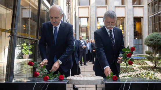 Macaristan Ulusal Meclis Başkanı Laszlo Kover'ın 15 Temmuzda Bombalanan Yerin Ziyareti