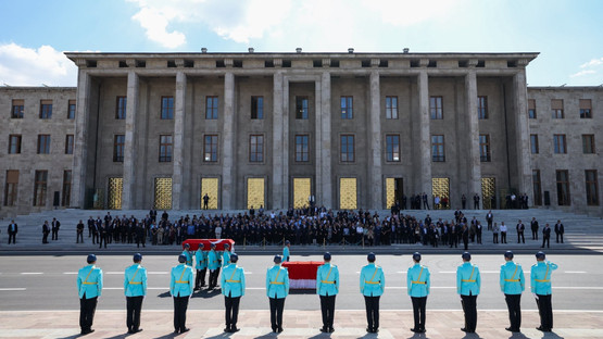 TBMM’DE ESKİ BAKAN AGAH OKTAY GÜNER İÇİN CENAZE TÖRENİ - Resim: 2