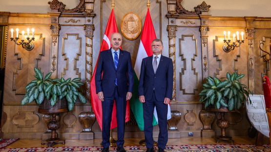 TBMM Başkanı Kurtulmuş, Budapeşte’de Macaristan Ulusal Meclisi Başkanı Kövér ile Görüştü - Resim: 11