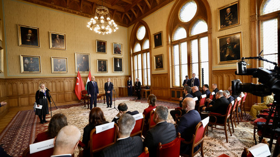 TBMM Başkanı Kurtulmuş, Budapeşte’de Macaristan Ulusal Meclisi Başkanı Kövér ile Görüştü - Resim: 6