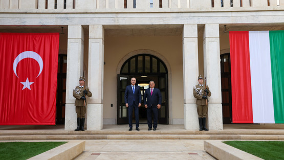 TBMM Başkanı Kurtulmuş, Macaristan Başbakanı Orban ile Görüştü - Resim: 4