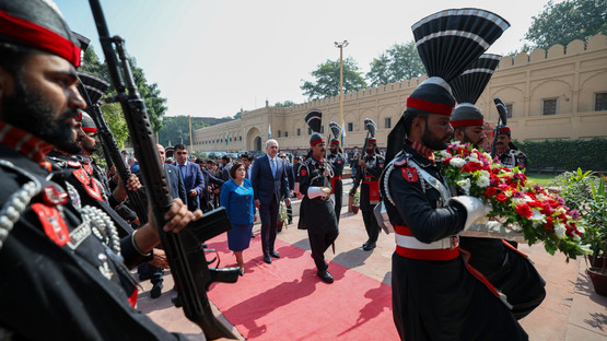 TBMM Başkanı Kurtulmuş, Pakistan’ın Milli Şairi ve İslam Düşünürü Muhammed İkbal’in Kabrini Ziyaret Etti - Resim: 2