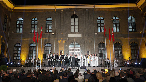 TBMM Başkanı Kurtulmuş, Antakya Medeniyetler Korosu Konserini Dinledi - Resim: 1