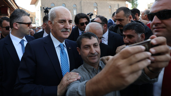 TBMM Başkanı Kurtulmuş, Cuma Namazını Diyarbakır'daki Tarihi Ulu Cami'de Kıldı - Resim: 9