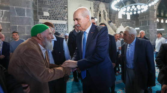 TBMM Başkanı Kurtulmuş, Cuma Namazını Diyarbakır'daki Tarihi Ulu Cami'de Kıldı - Resim: 4