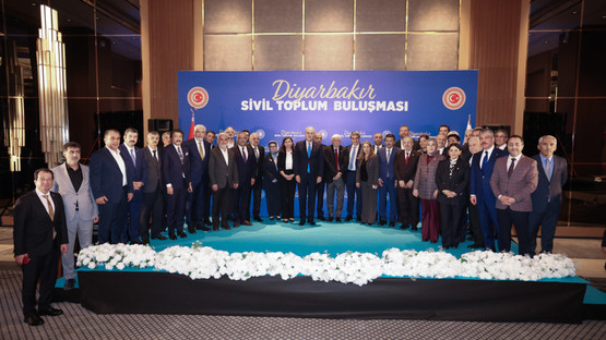 TBMM Başkanı Kurtulmuş, "Diyarbakır Sivil Toplum Buluşması" Programında Konuştu - Resim: 12