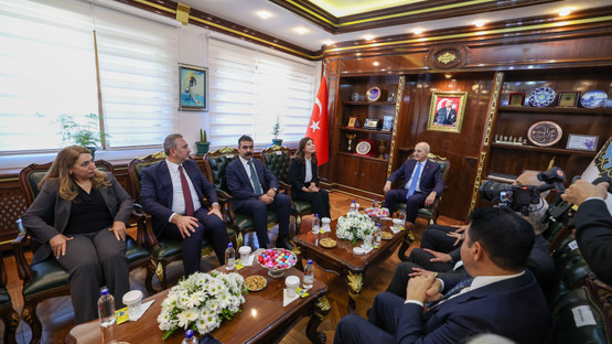 TBMM Başkanı Kurtulmuş, Diyarbakır’da Valilik ve Büyükşehir Belediyesini Ziyaret Etti - Resim: 2