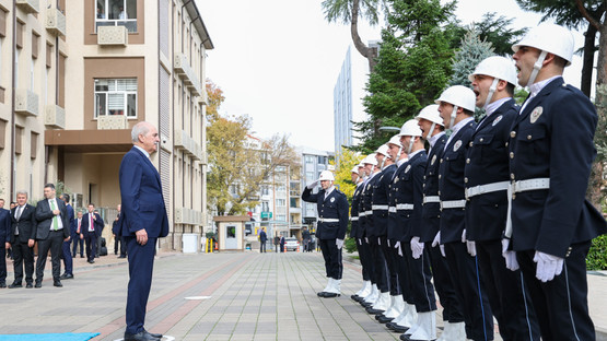 TBMM Başkanı Kurtulmuş, Balıkesir’de Valilik ve Büyükşehir Belediyesini Ziyaret Etti - Resim: 2