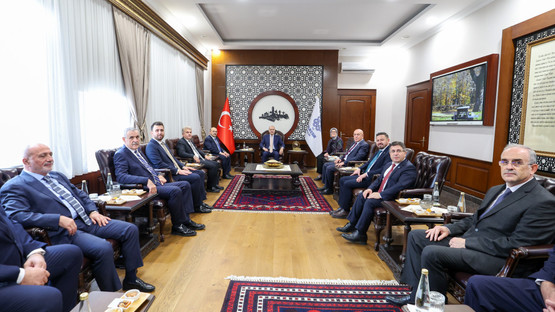 TBMM Başkanı Kurtulmuş, Balıkesir’de Valilik ve Büyükşehir Belediyesini Ziyaret Etti - Resim: 3