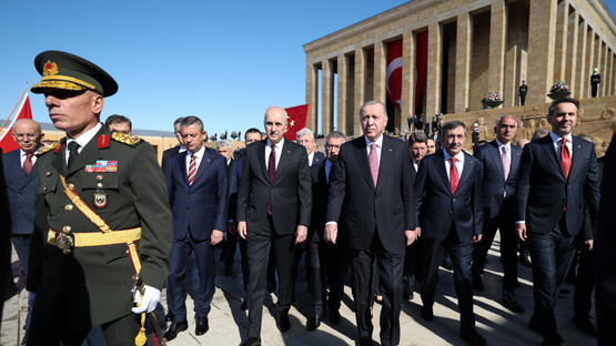 Cumhurbaşkanı Erdoğan Başkanlığındaki Devlet Erkanı Anıtkabir'i Ziyaret Etti - Resim: 13