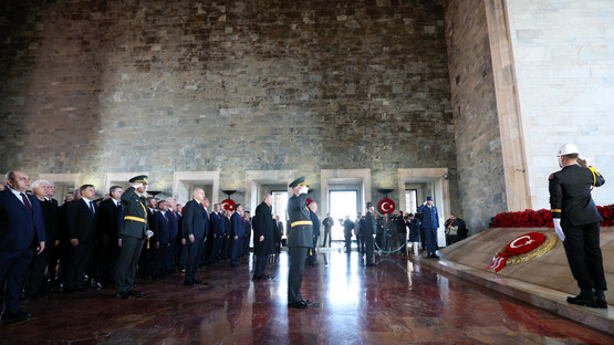 Cumhurbaşkanı Erdoğan Başkanlığındaki Devlet Erkanı Anıtkabir'i Ziyaret Etti - Resim: 17
