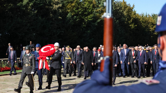 Cumhurbaşkanı Erdoğan Başkanlığındaki Devlet Erkanı Anıtkabir'i Ziyaret Etti - Resim: 2