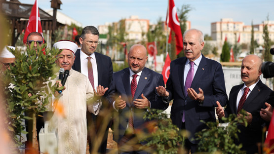 TBMM Başkanı Kurtulmuş, Adıyaman’da Deprem Şehitleri Mezarlığı’nı Ziyaret Etti - Resim: 4
