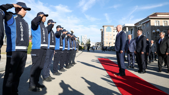TBMM Başkanı Kurtulmuş, Adıyaman’da Valilik ve Belediyeyi Ziyaret Etti - Resim: 4