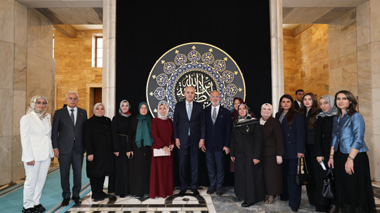 TBMM Başkanı Kurtulmuş, TBMM’deki “Hilalin Işığında” Sergisini Gezdi - Resim: 20