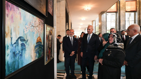 TBMM Başkanı Kurtulmuş, TBMM’deki “Hilalin Işığında” Sergisini Gezdi - Resim: 18