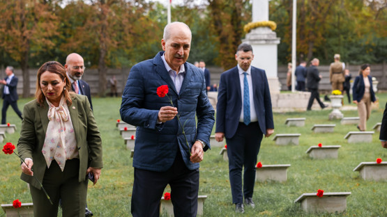 Gali&ccedil;ya T&uuml;rk Şehitliği'ni Ziyaret