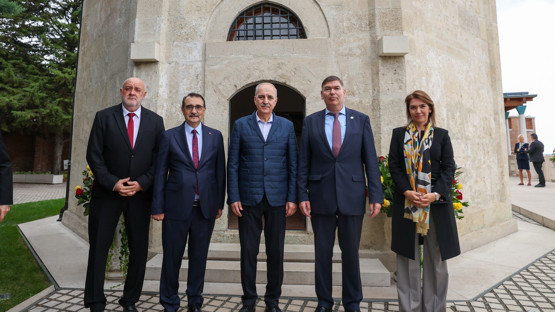 G&uuml;l Baba T&uuml;rbesi'ni Ziyaret