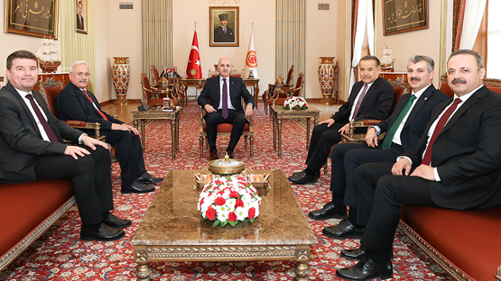 TBMM Başkanı Kurtulmuş, AK Parti Aksaray Milletvekilleri İle Beraberindeki Heyeti Kabul Etti - Resim: 1