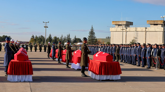 TBMM Başkanı Kurtulmuş, Azerbaycan-Gürcistan Sınırında Düşen Uçakta Şehit Olan Askerler İçin Düzenlenen Cenaze Törenine Katıldı - Resim: 15