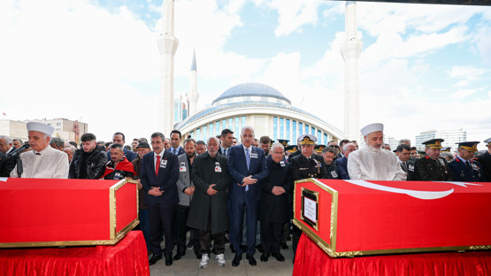 TBMM Başkanı Kurtulmuş, Düşen Askeri Kargo Uçağında Şehit Olan 3 Askerin, Ankara'daki Cenaze Törenine Katıldı - Resim: 5