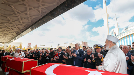 TBMM Başkanı Kurtulmuş, Düşen Askeri Kargo Uçağında Şehit Olan 3 Askerin, Ankara'daki Cenaze Törenine Katıldı - Resim: 3