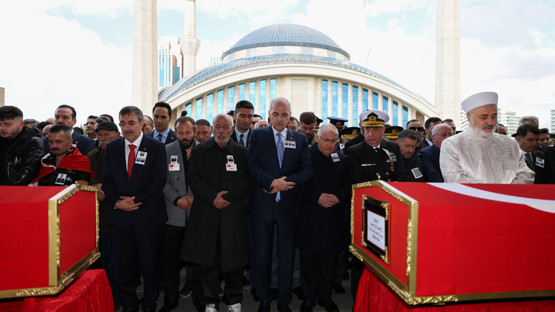 TBMM Başkanı Kurtulmuş, Düşen Askeri Kargo Uçağında Şehit Olan 3 Askerin, Ankara'daki Cenaze Törenine Katıldı - Resim: 7