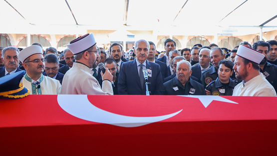 TBMM Başkanı Kurtulmuş, Şehit Hava Pilot Yarbay Gökhan Korkmaz İçin İstanbul'da Düzenlenen Cenaze Törenine Katıldı - Resim: 1