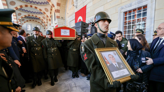 TBMM Başkanı Kurtulmuş, Şehit Hava Pilot Yarbay Gökhan Korkmaz İçin İstanbul'da Düzenlenen Cenaze Törenine Katıldı - Resim: 2