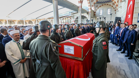 TBMM Başkanı Kurtulmuş, Şehit Hava Pilot Yarbay Gökhan Korkmaz İçin İstanbul'da Düzenlenen Cenaze Törenine Katıldı - Resim: 3