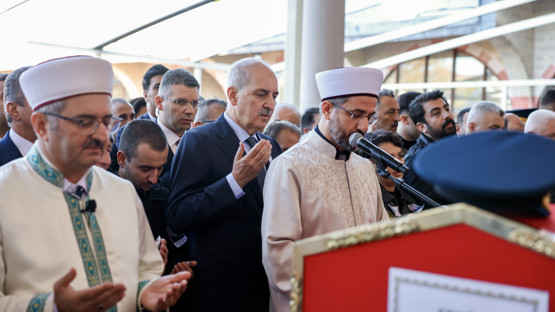 TBMM Başkanı Kurtulmuş, Şehit Hava Pilot Yarbay Gökhan Korkmaz İçin İstanbul'da Düzenlenen Cenaze Törenine Katıldı - Resim: 6