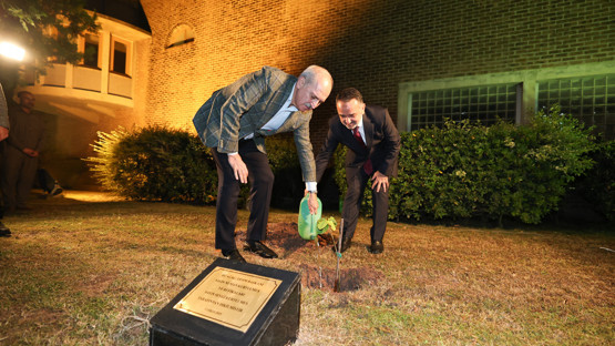 İslamabad B&uuml;y&uuml;kel&ccedil;iliği'ni Ziyaret