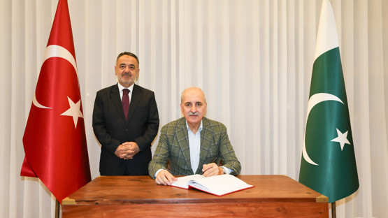 İslamabad B&uuml;y&uuml;kel&ccedil;iliği'ni Ziyaret