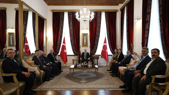 TBMM Başkanı Kurtulmuş, Adana Valiliğini Ziyaret Etti - Resim: 2